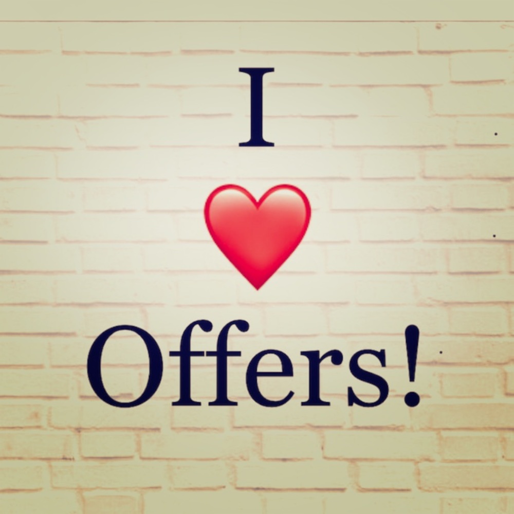 🤍Reasonable offers are welcome!!🤍